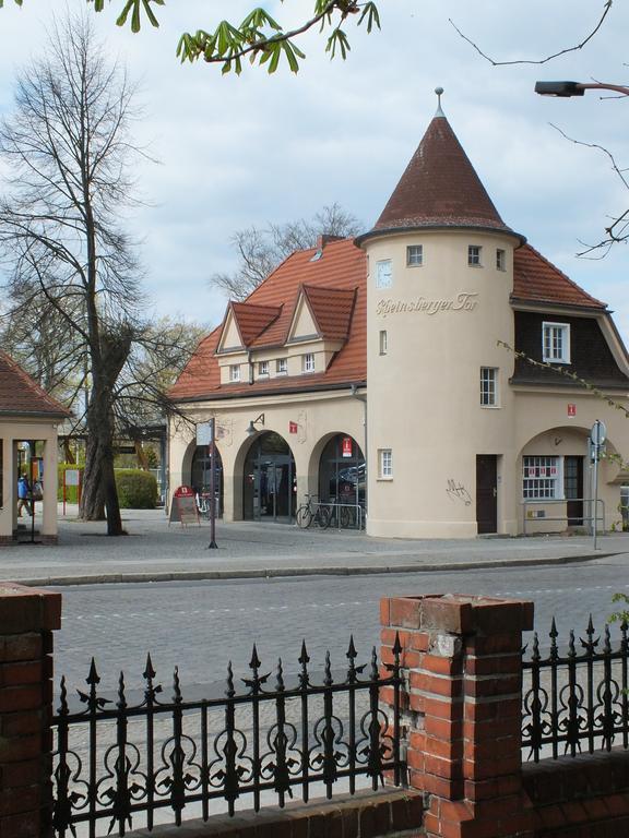 Bed&Breakfast Wagner "Im Alten Pfarrhaus" Neuruppin Luaran gambar