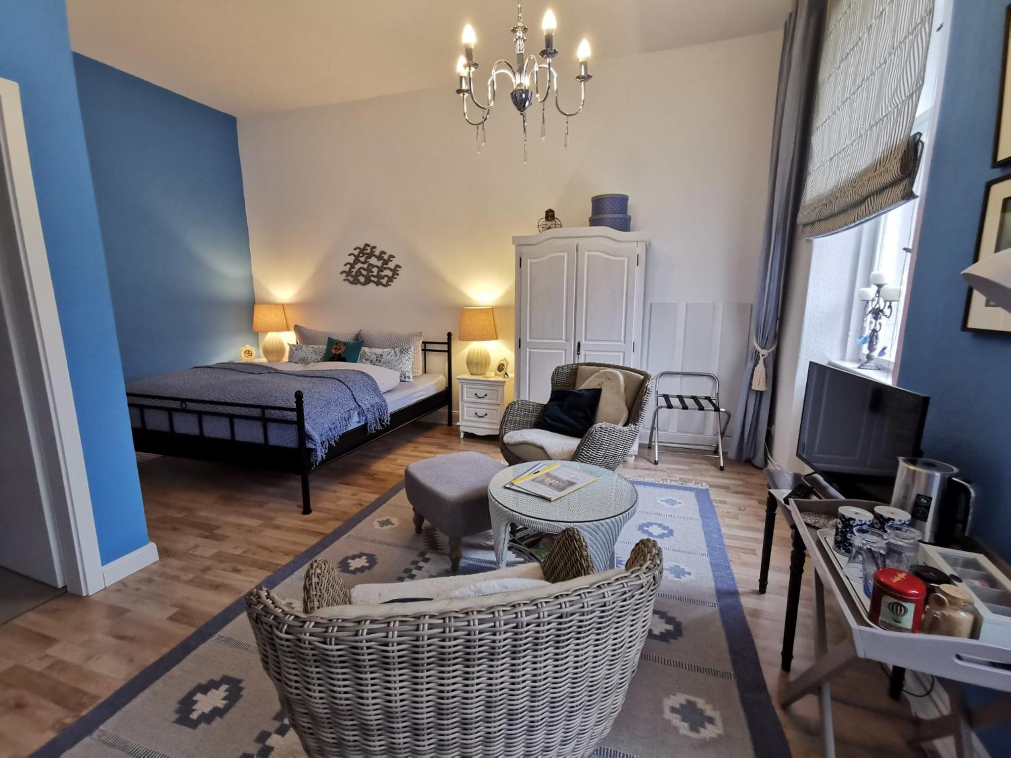 Bed&Breakfast Wagner "Im Alten Pfarrhaus" Neuruppin Luaran gambar