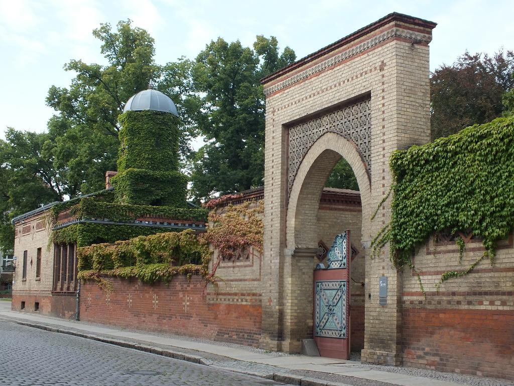 Bed&Breakfast Wagner "Im Alten Pfarrhaus" Neuruppin Luaran gambar